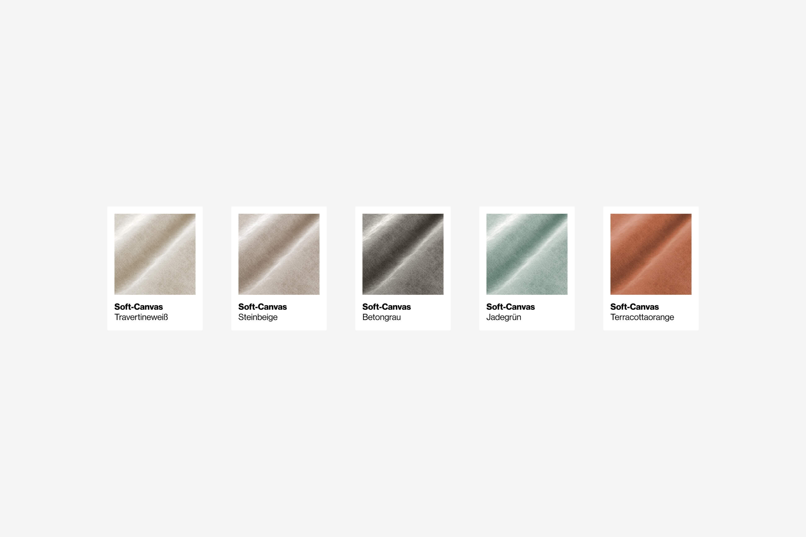 Fünf als Soft-Canvas bezeichnete Stoffmuster in den Farben Travertinbeige, Sandbeige, Betongrau, Jadegrün und Terracottaorange, die in einer Reihe auf hellem Grund angeordnet sind.